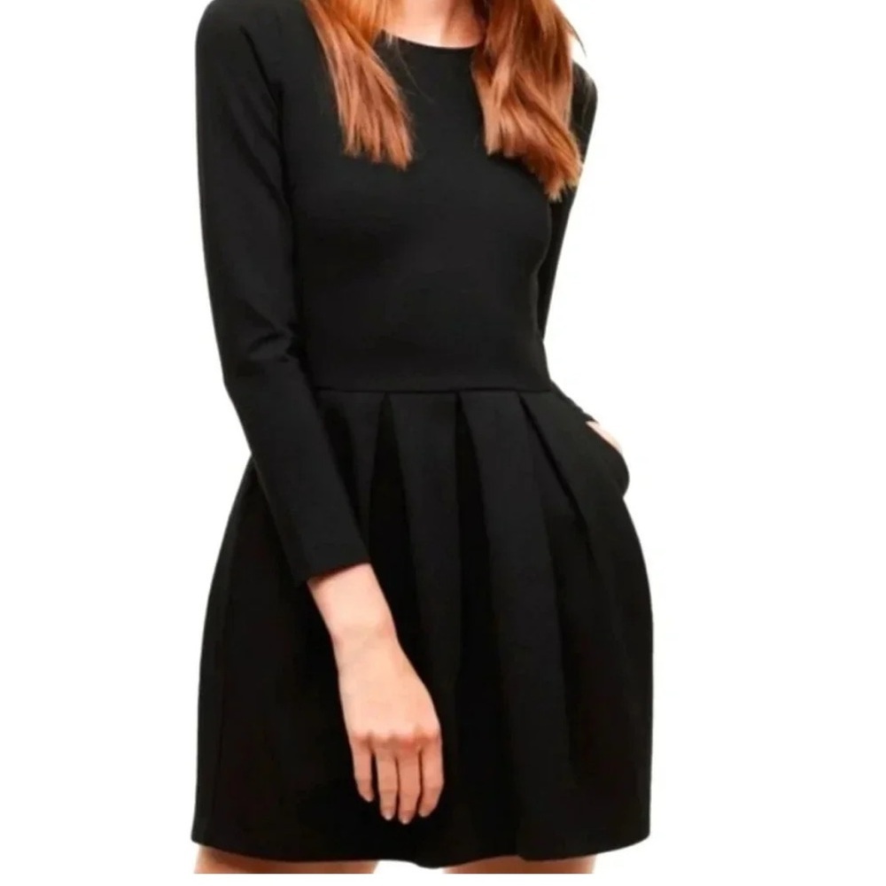 Black, long sleeve Aritzia dress, with pockets, size small
